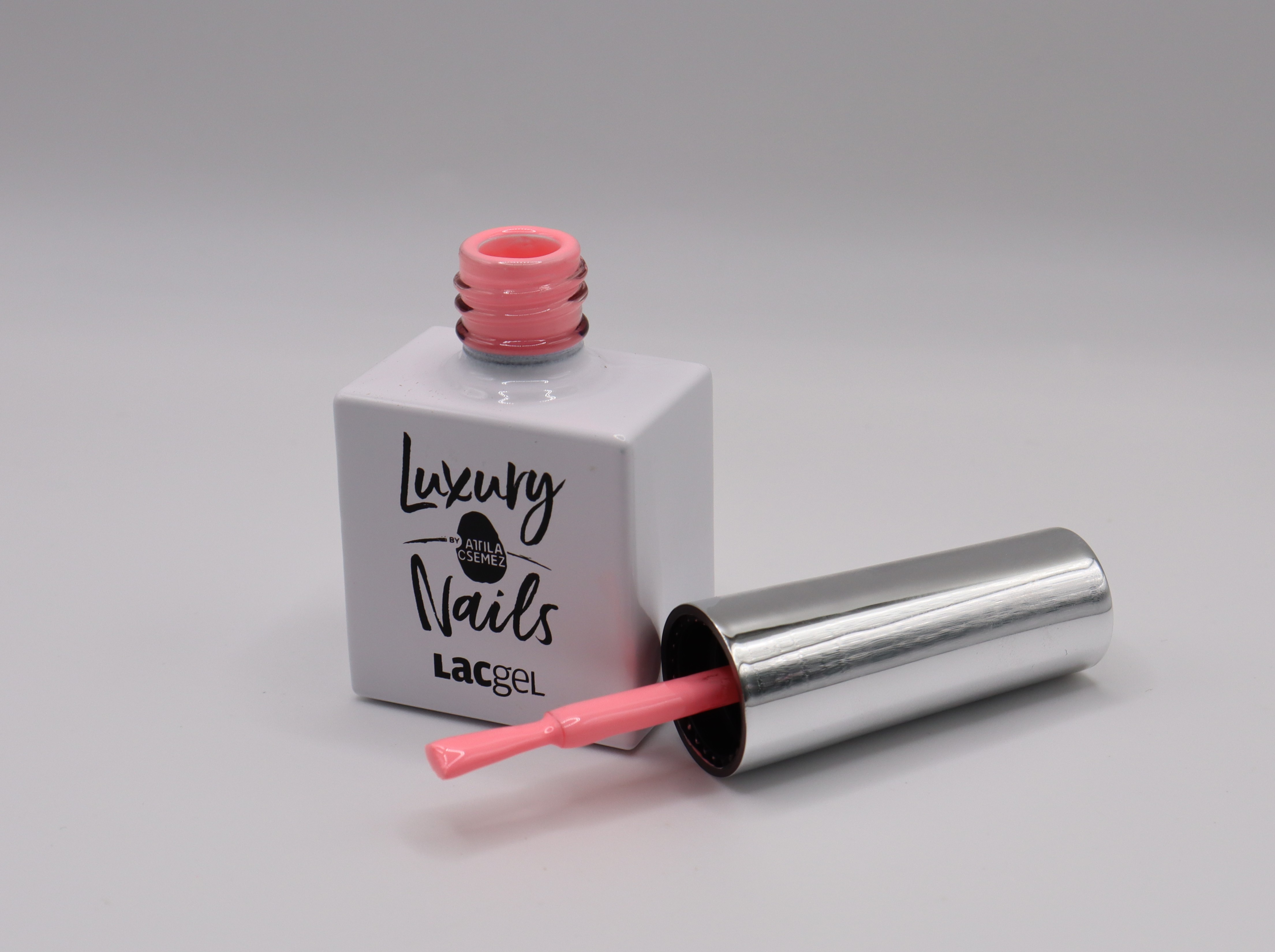 Luxury Nails by Attila Csemez – LacGel – 281