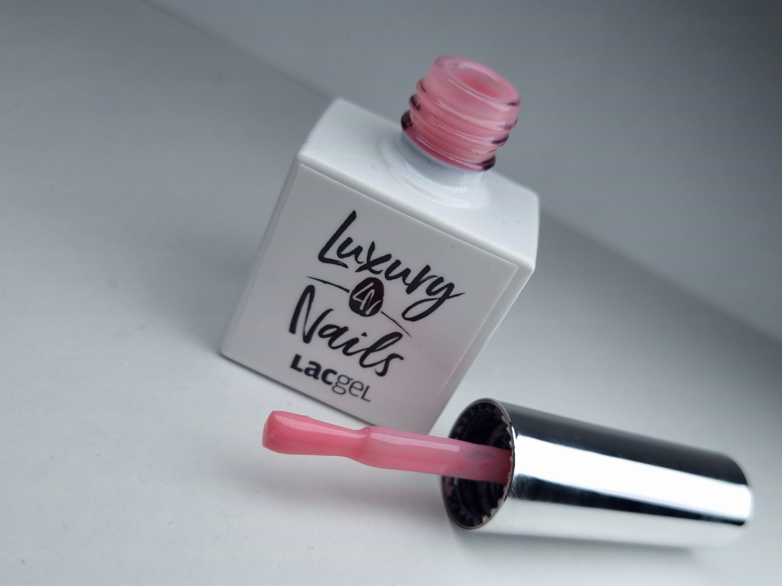 Luxury Nails by Attila Csemez - LacGel – 016