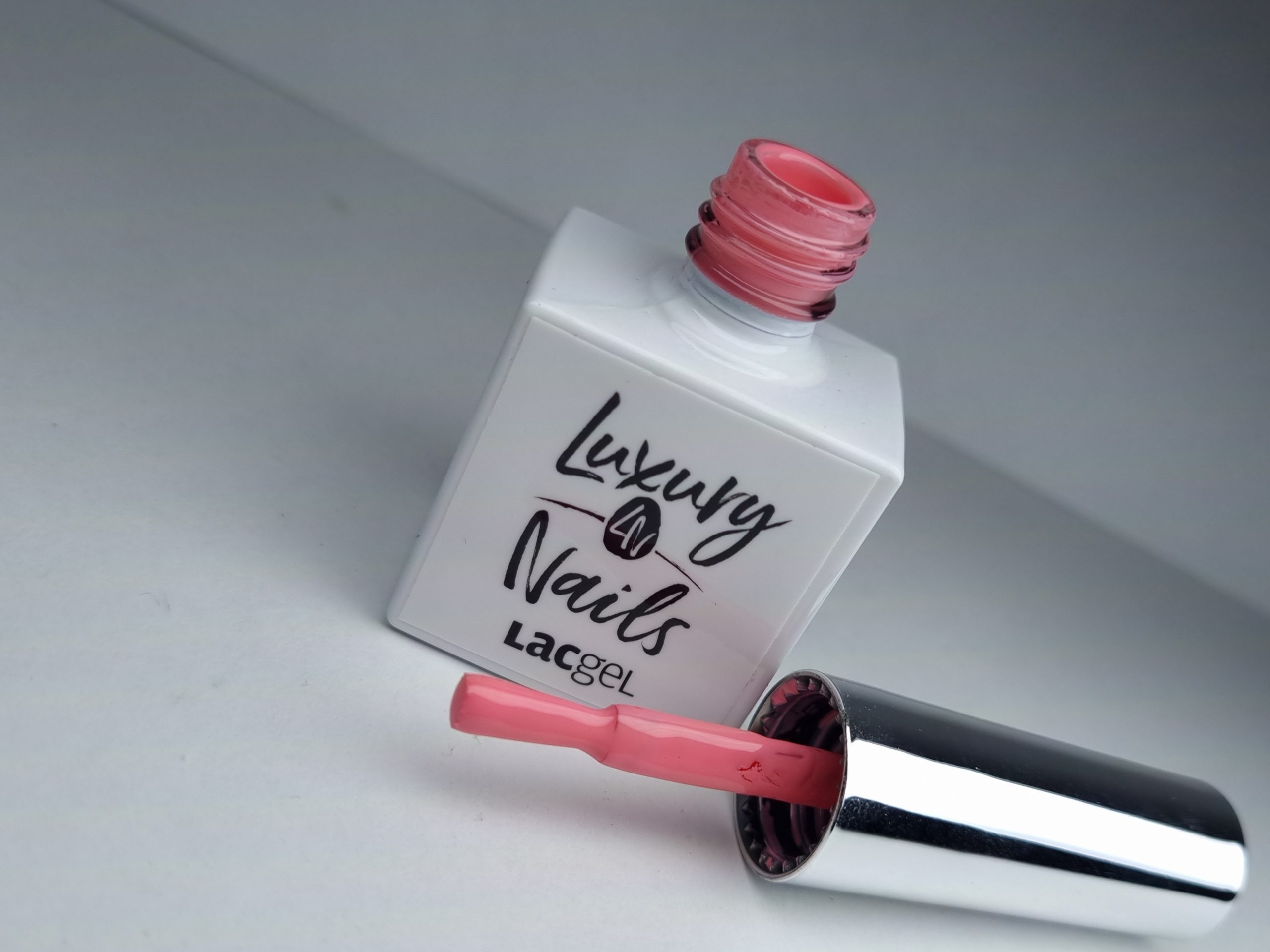 Luxury Nails by Attila Csemez - LacGel – 015