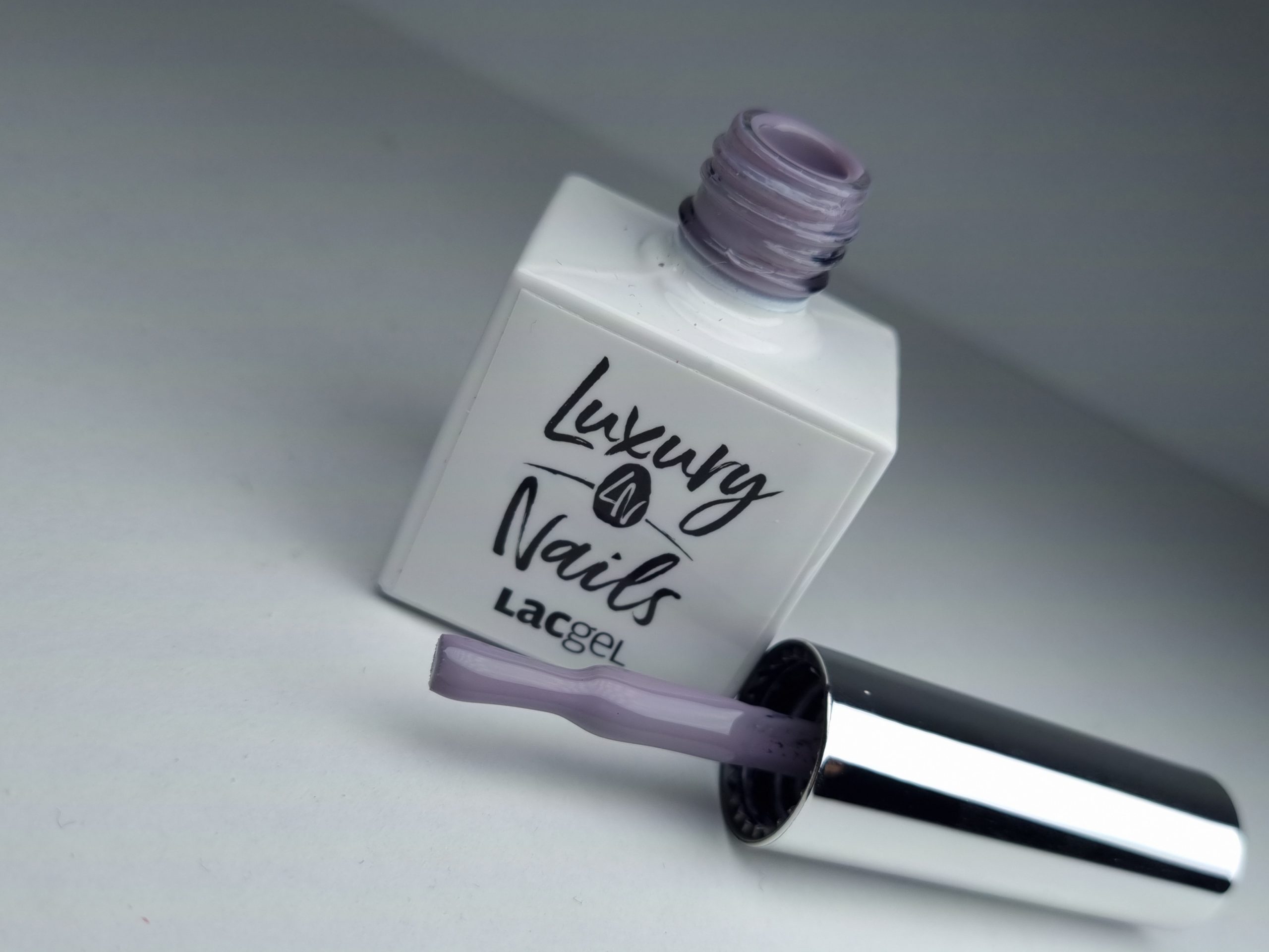 Luxury Nails by Attila Csemez - LacGel – 008