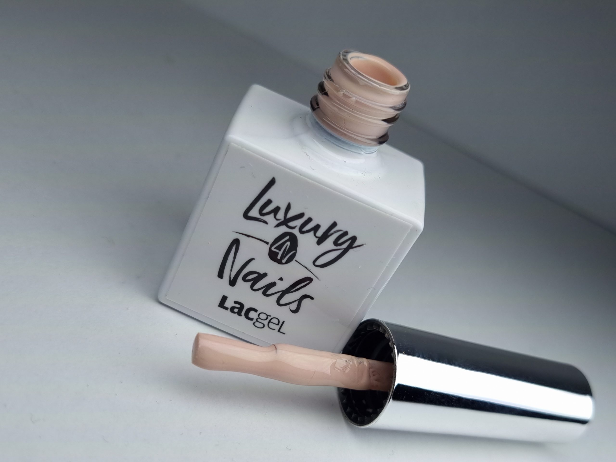 Luxury Nails by Attila Csemez - LacGel – 006