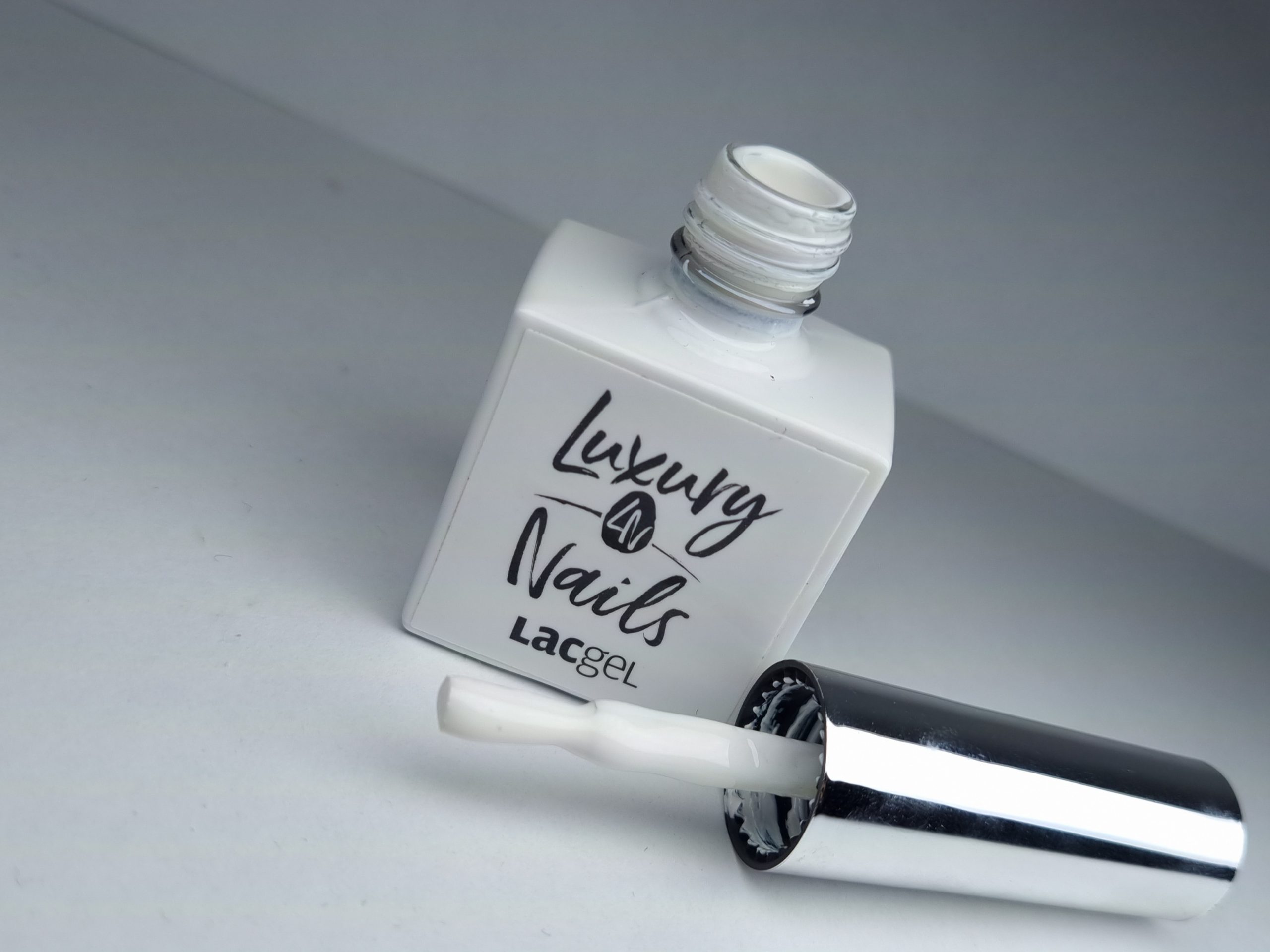 Luxury Nails by Attila Csemez - LacGel – 002
