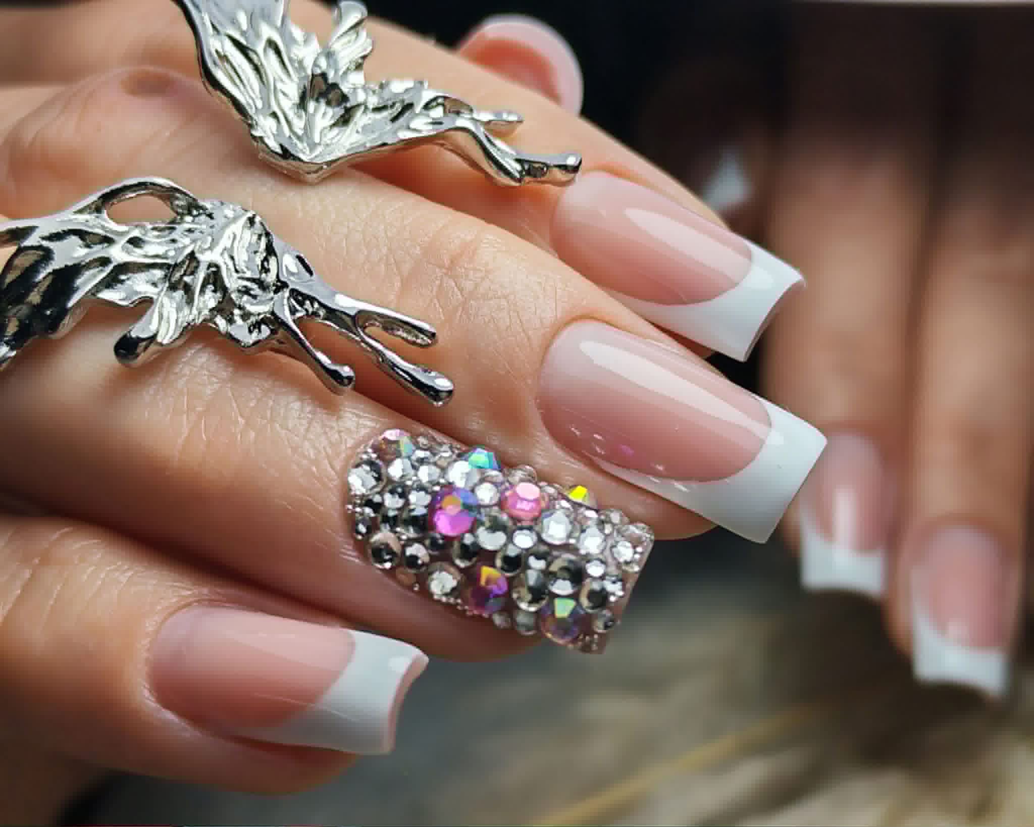 Luxury Nails by Attila Csemez- Bőrradír- Marcipán